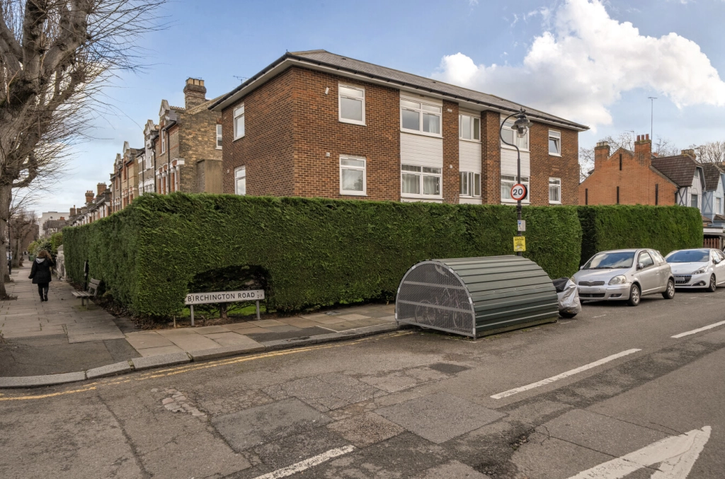 2 bedrooms apartments/flats for sale in Crouch Hall Road, Crouch End - N8 view 14