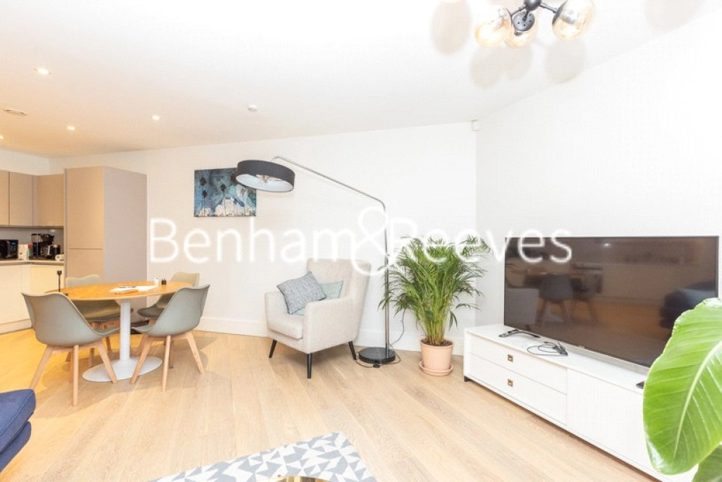 2 bedrooms apartments/flats for sale in Archway Road, London - N6 view 3