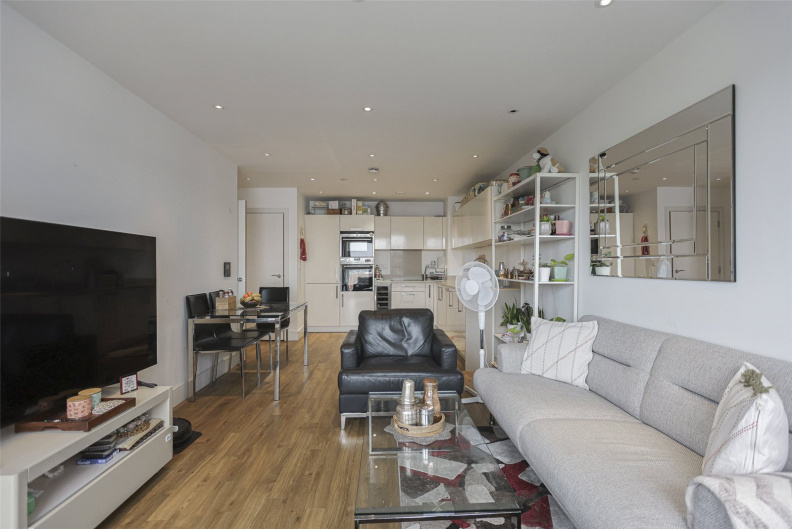 2 bedrooms apartments/flats for sale in Queensland Road, London - N7 view 11