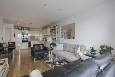 Queensland Road, Holloway Road - N7 view 3