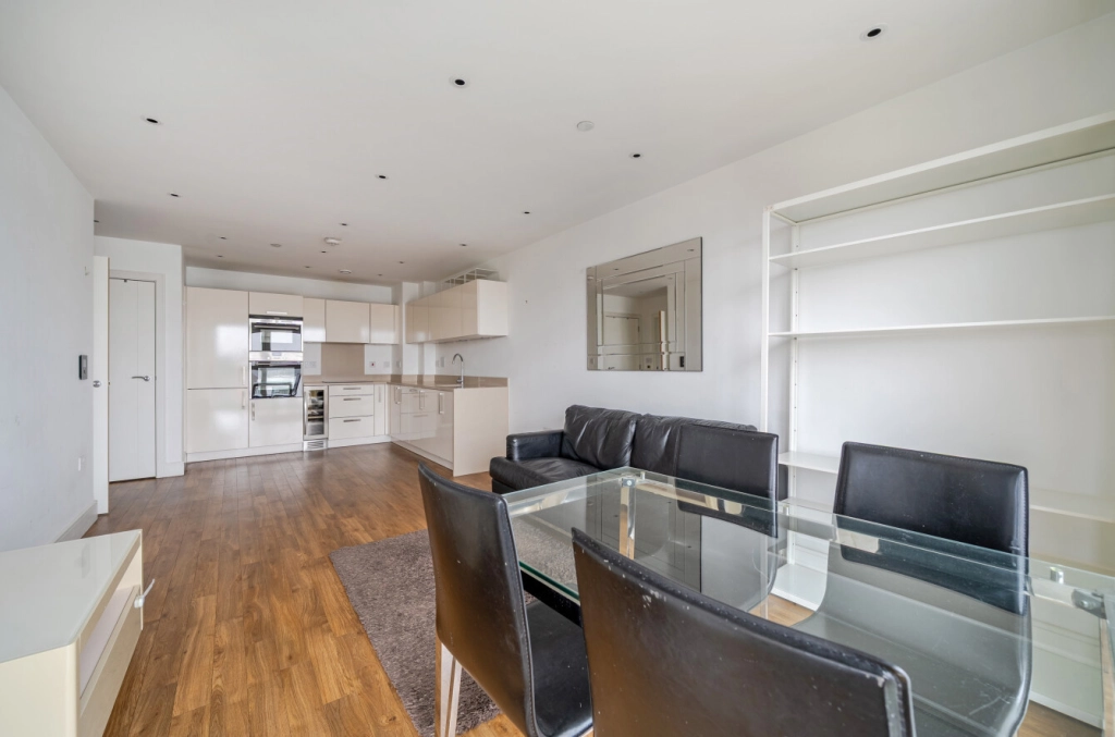 2 bedrooms apartments/flats for sale in Queensland Road, London - N7 view 3