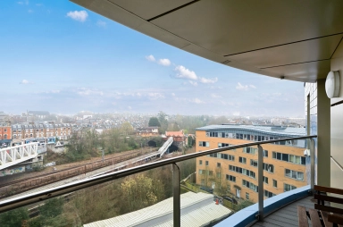 Queensland Road, London - N7 view 27