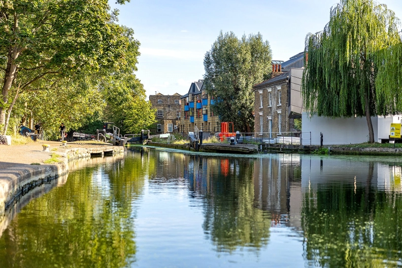 1 bedroom apartments/flats to sale in Bow Common Lane, Bow-image 15