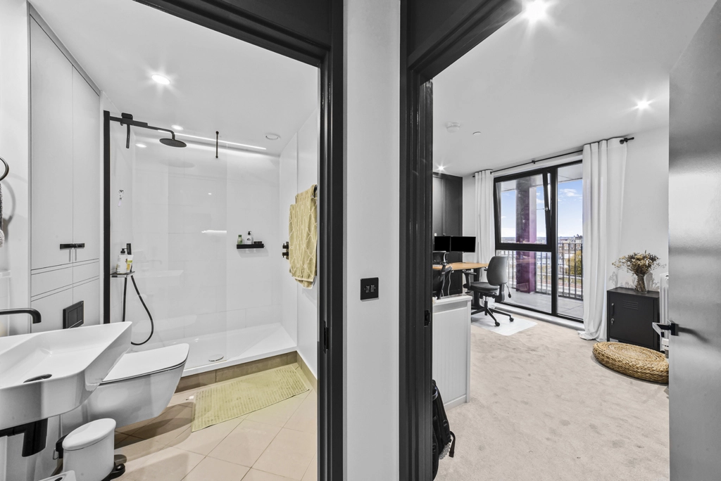 2 bedrooms apartments/flats for sale in Windsor Square, Woolwich - SE18 view 14