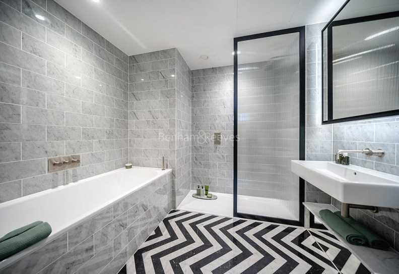 1 bedroom apartments/flats to sale in Marsh Wall,Canary Wharf-image 4