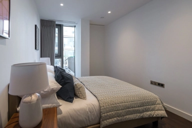 Royal Mint Street, London - E1 view 4
