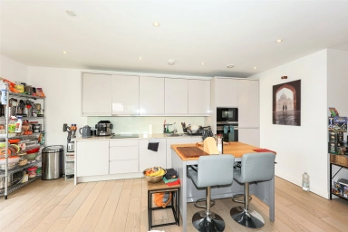 Thonrey Close, Colindale Gardens, Colindale - NW9 view 3