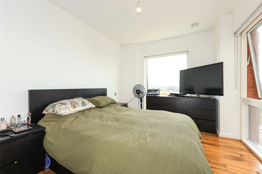 3 bedrooms apartments/flats for sale in Thonrey Close, Colindale Gardens, Colindale - NW9 view 11