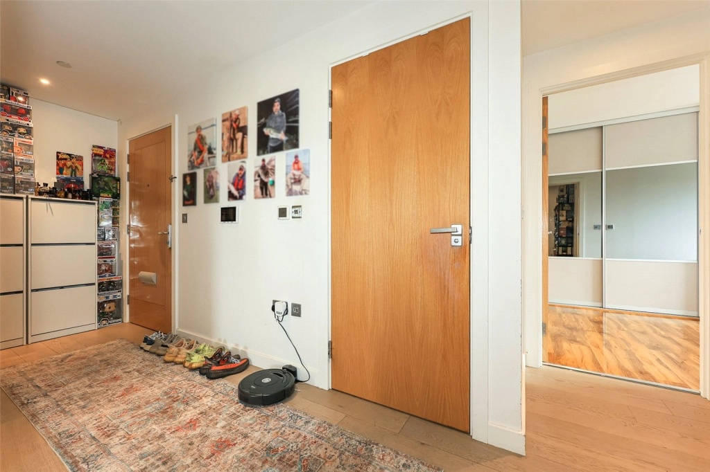 3 bedrooms apartments/flats for sale in Thonrey Close, Colindale Gardens, Colindale - NW9 view 13