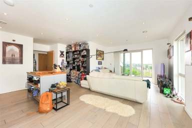 Thonrey Close, Colindale Gardens, Colindale - NW9 view 2