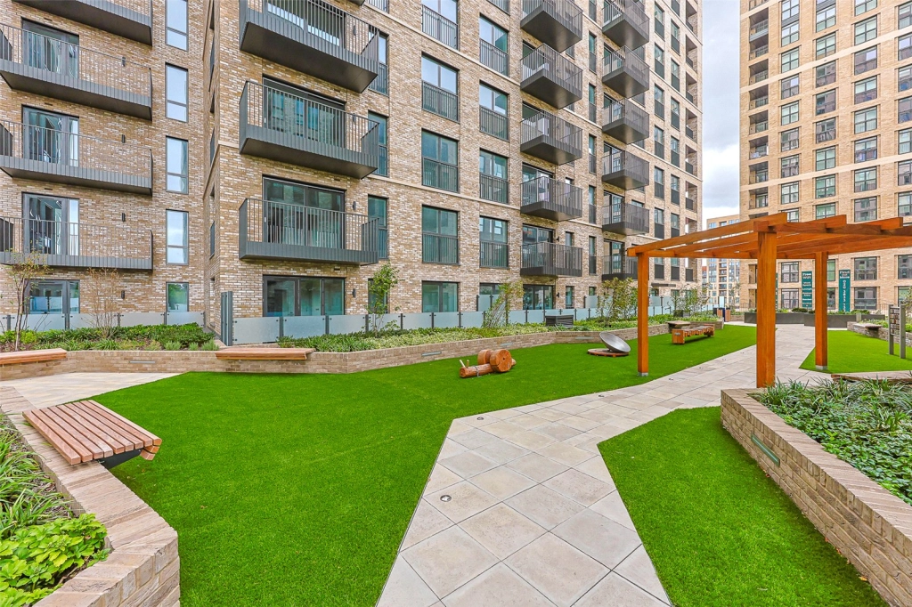 1 bedroom apartments/flats for sale in Sanday Drive, Colindale Gardens, Colindale - NW9 view 10