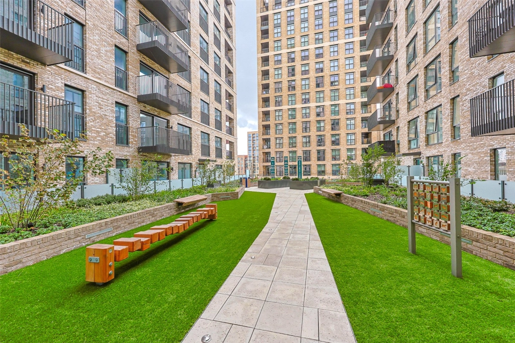 1 bedroom apartments/flats for sale in Sanday Drive, Colindale Gardens, Colindale - NW9 view 12