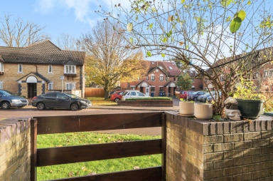Swan Drive, Colindale - NW9 view 9