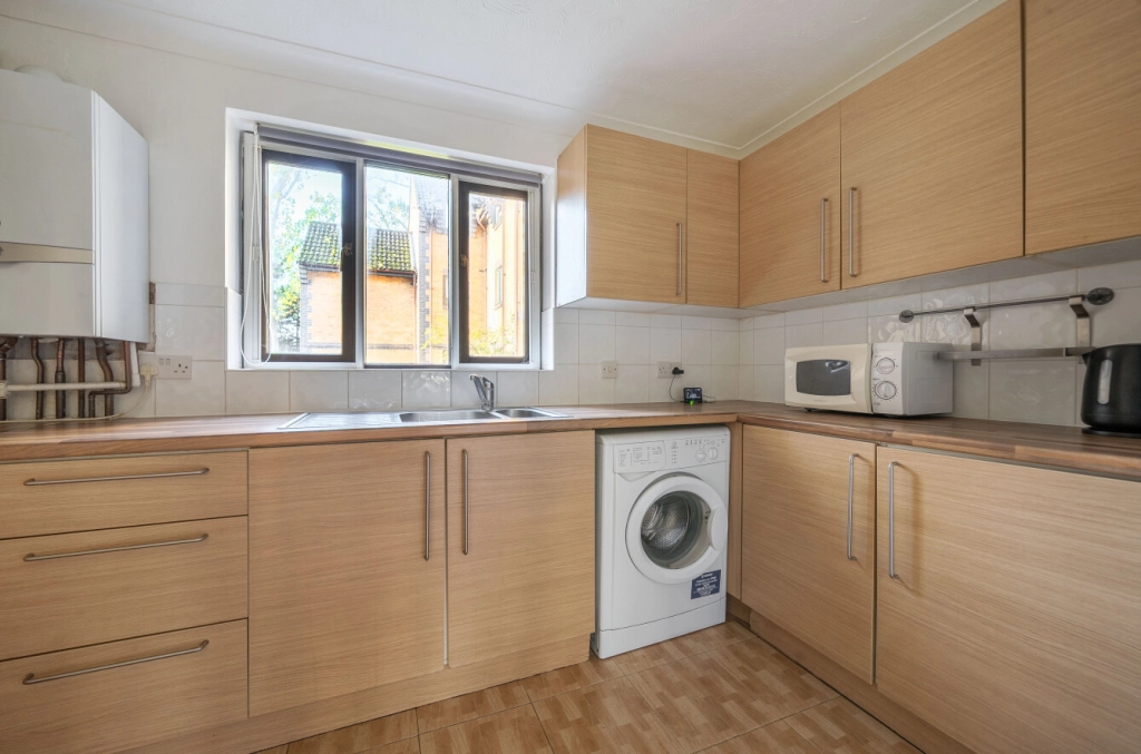 1 bedroom apartments/flats for sale in Swan Drive, Colindale - NW9 view 16