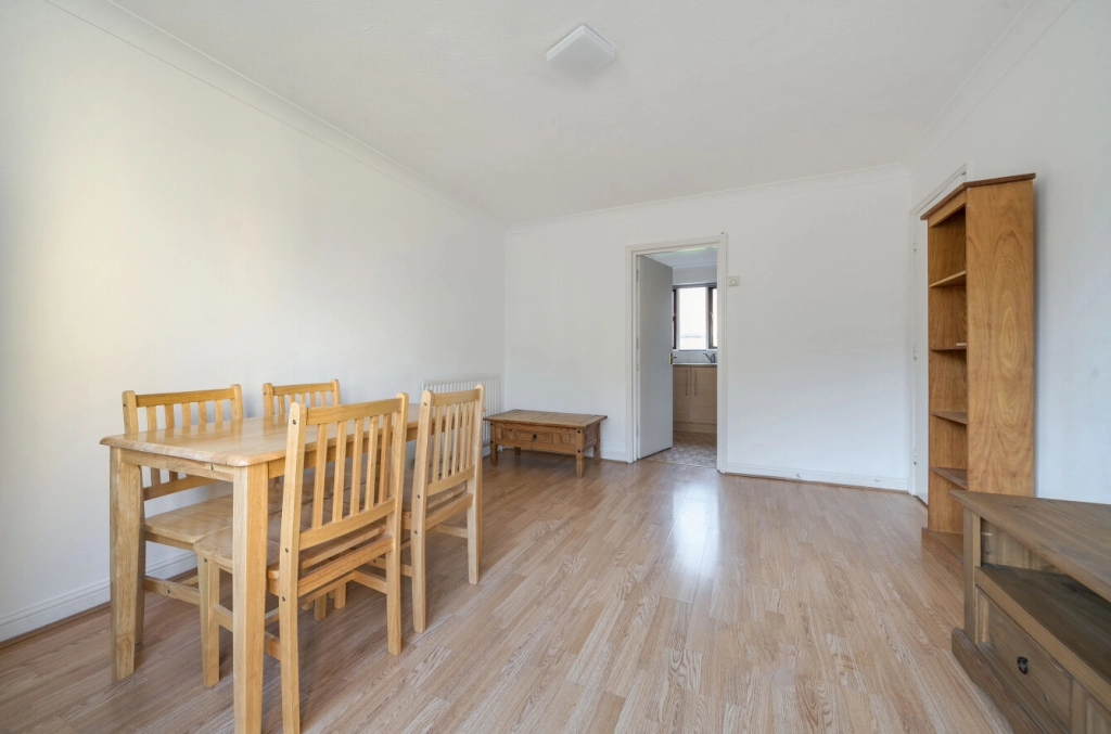 1 bedroom apartments/flats for sale in Swan Drive, Colindale - NW9 view 12