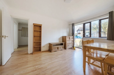 Swan Drive, Colindale - NW9 view 2