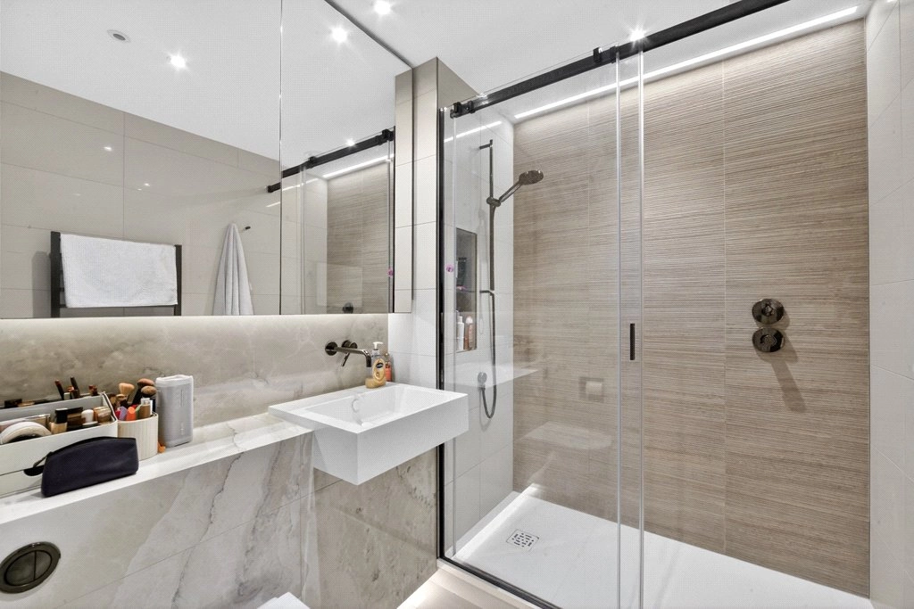 2 bedrooms apartments/flats for sale in Fountain Park Way, White City - W12 view 13