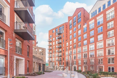 Exchange Gardens, Vauxhall - SW8 view 1