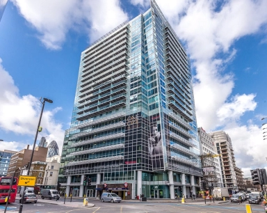 Whitechapel High Street, Aldgate - E1 view 1