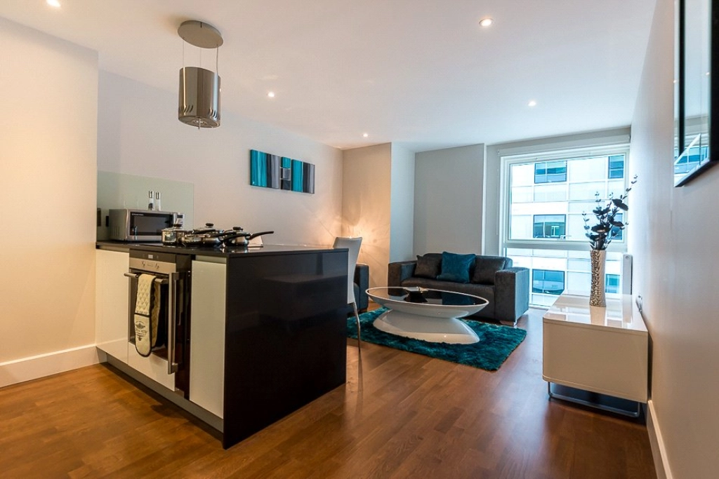 1 bedroom apartments/flats for sale in Whitechapel High Street, Aldgate - E1 view 2