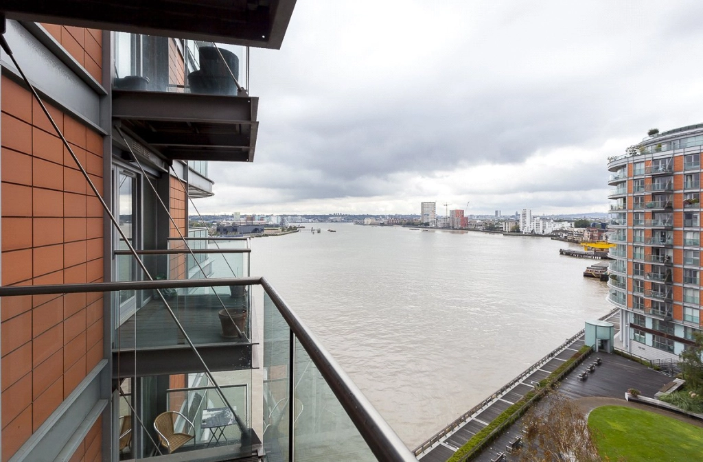 1 bedroom apartments/flats for sale in Fairmont Avenue, Blackwall - E14 view 4