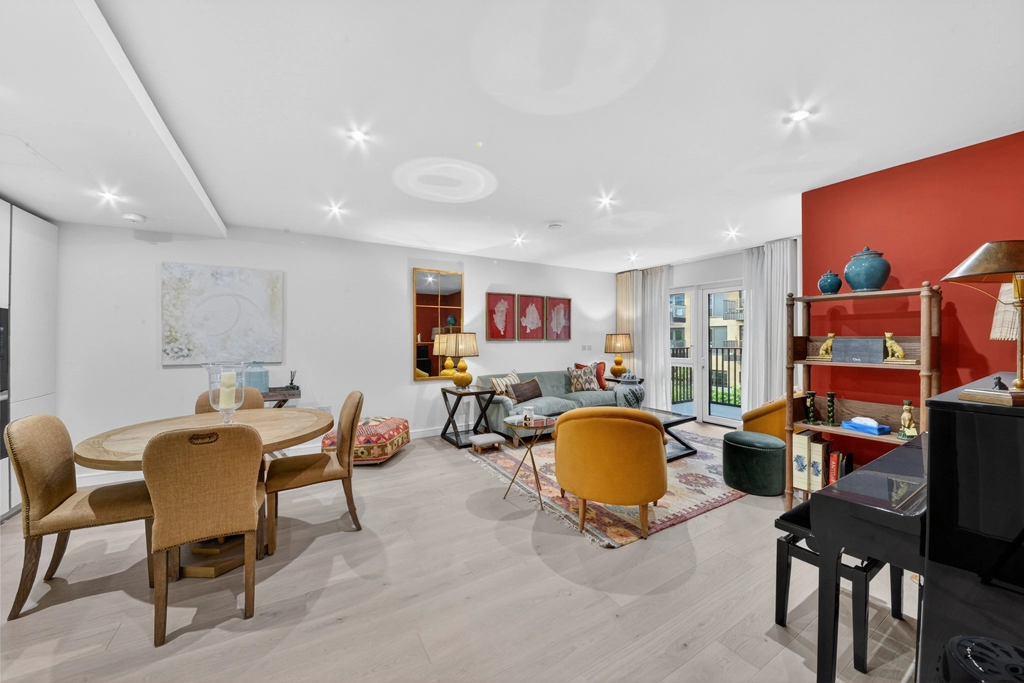 2 bedrooms apartments/flats for sale in Parrs Way, Hammersmith - W6 view 9
