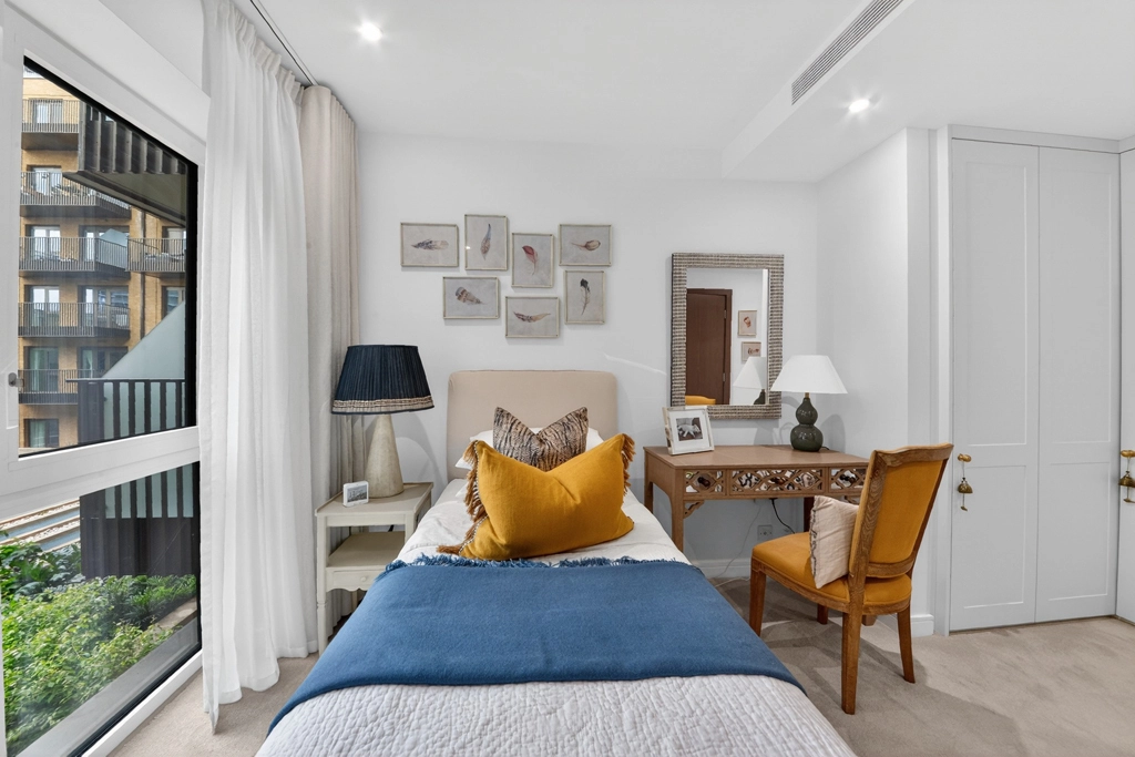 2 bedrooms apartments/flats for sale in Parrs Way, Hammersmith - W6 view 15
