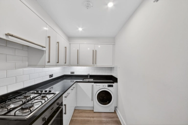 Queensberry Place, Kensington - SW7 view 4