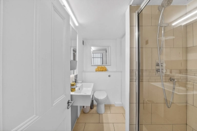 Queensberry Place, Kensington - SW7 view 17