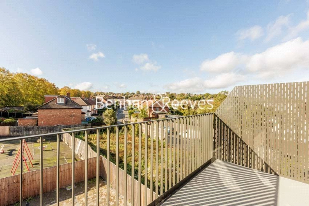 1 bedroom apartments/flats for sale in Durnsford Road, London - SW19 view 7