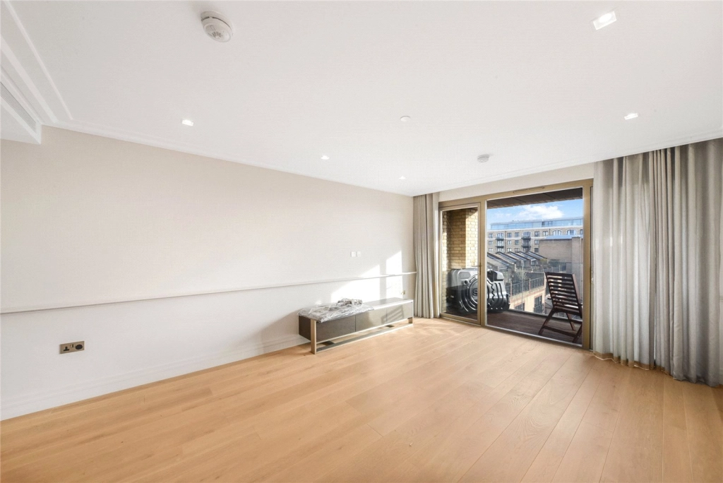 2 bedrooms apartments/flats for sale in Crisp Road, Hammersmith - W6 view 3