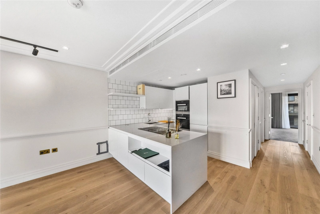 2 bedrooms apartments/flats for sale in Crisp Road, Hammersmith - W6 view 5