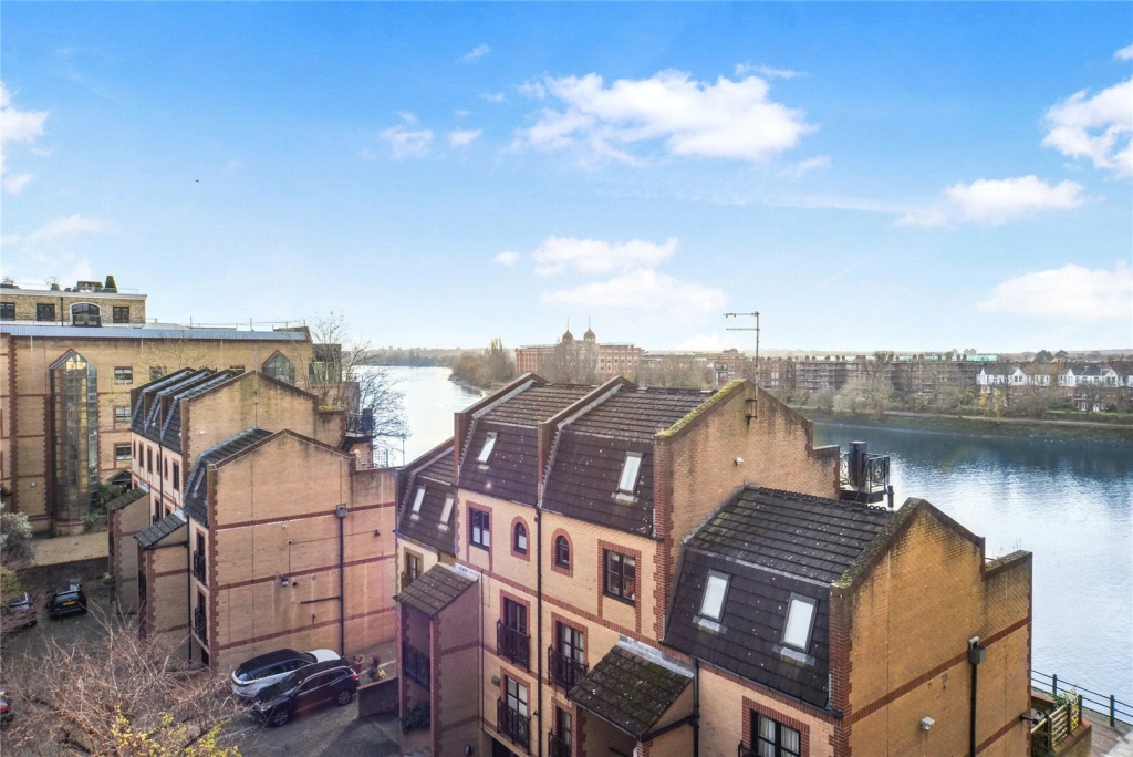 2 bedrooms apartments/flats for sale in Crisp Road, Hammersmith - W6 view 9