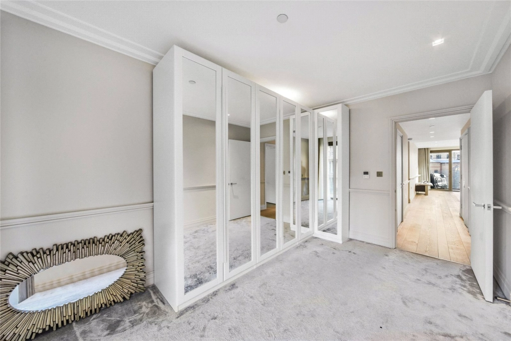 2 bedrooms apartments/flats for sale in Crisp Road, Hammersmith - W6 view 17