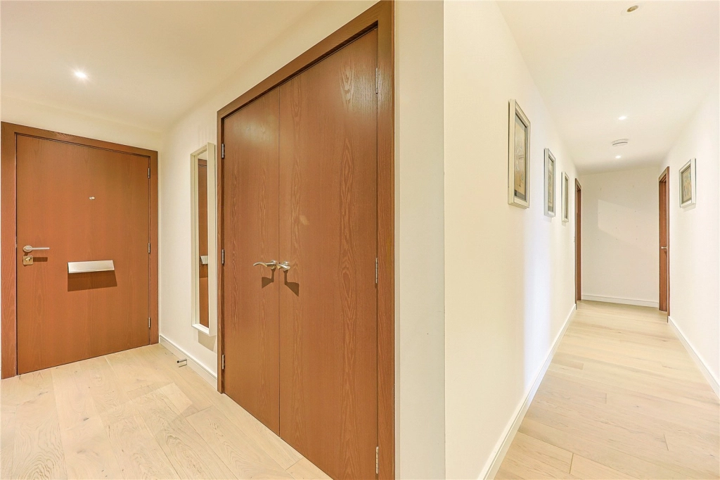 1 bedroom apartments/flats for sale in Parrs Way, London - W6 view 3