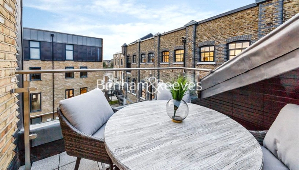 2 bedrooms apartments/flats for sale in Rainville Road, London - W6 view 3