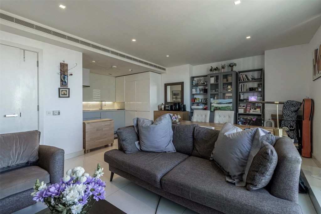 1 bedroom apartments/flats for sale in Pan Peninsula Square, South Quay - E14 view 3