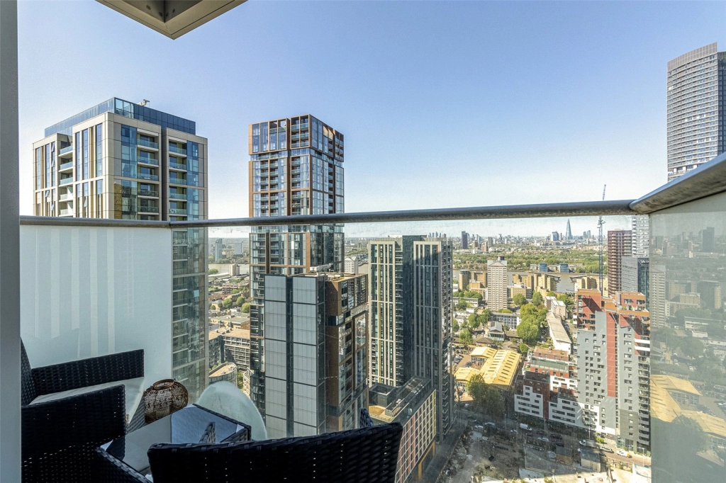 1 bedroom apartments/flats for sale in Pan Peninsula Square, South Quay - E14 view 13