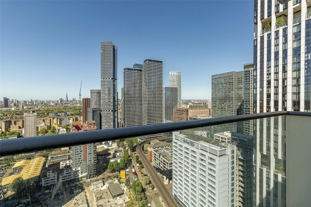 1 bedroom apartments/flats for sale in Pan Peninsula Square, South Quay - E14 view 14