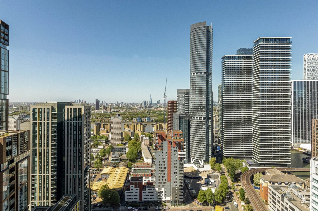 1 bedroom apartments/flats for sale in Pan Peninsula Square, South Quay - E14 view 5