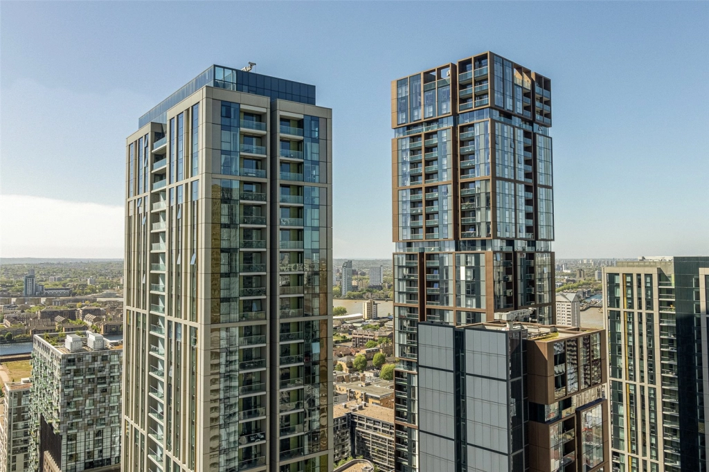 1 bedroom apartments/flats for sale in Pan Peninsula Square, South Quay - E14 view 15
