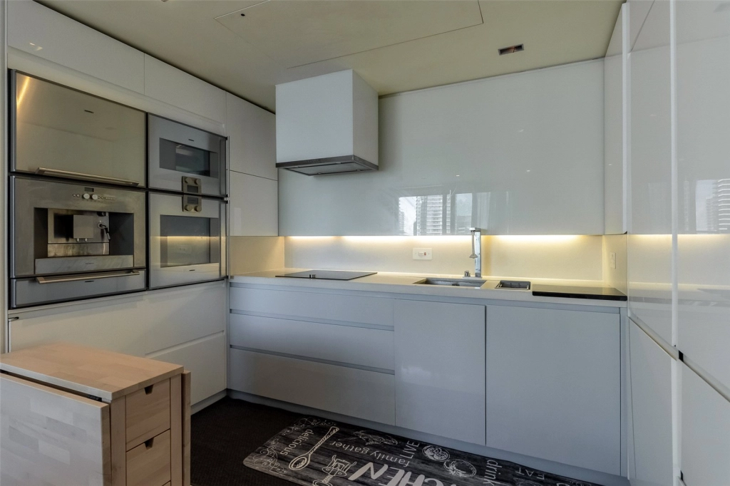1 bedroom apartments/flats for sale in Pan Peninsula Square, South Quay - E14 view 4