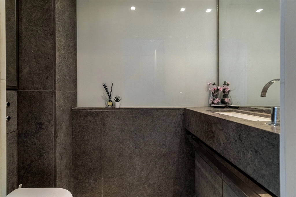 1 bedroom apartments/flats for sale in Pan Peninsula Square, South Quay - E14 view 23