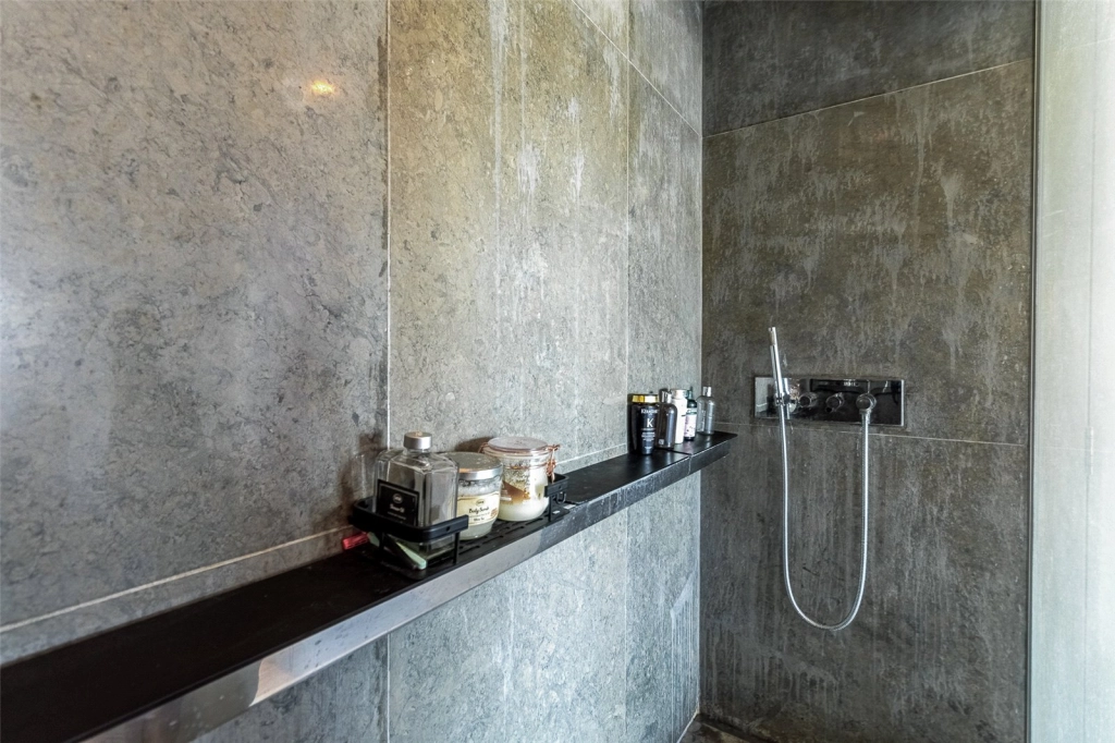 1 bedroom apartments/flats for sale in Pan Peninsula Square, South Quay - E14 view 25