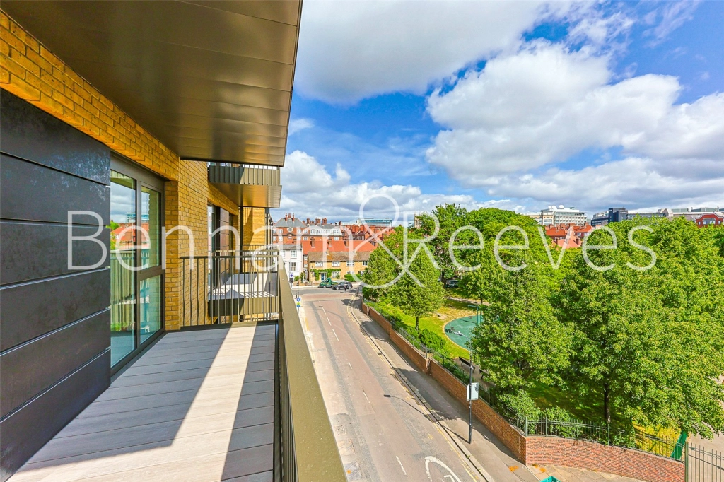 3 bedrooms apartments/flats for sale in Parr's Way, London - W6 view 8