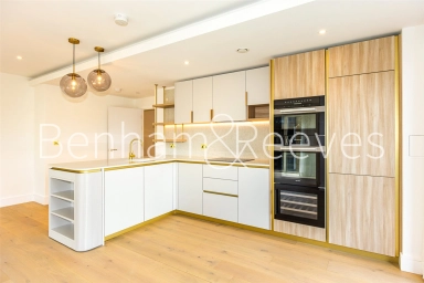 Parr's Way, London - W6 view 3