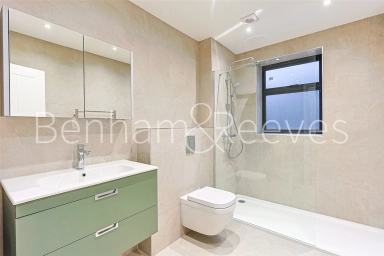 Disraeli Road, London - SW15 view 12