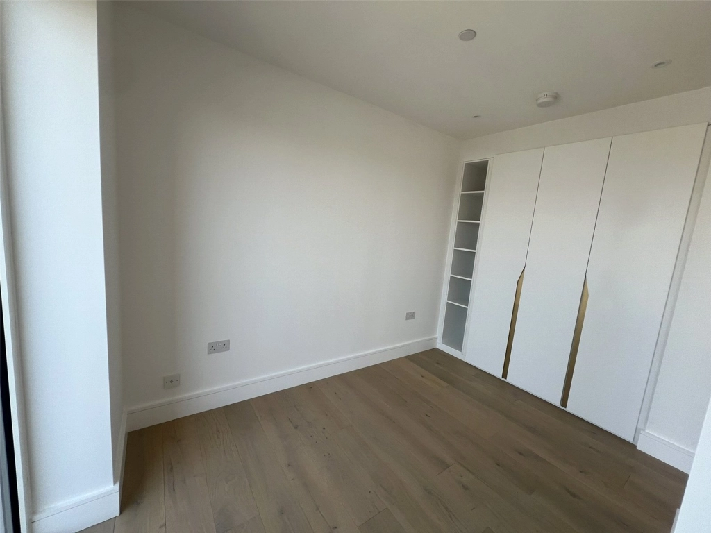 1 bedroom apartments/flats for sale in Parr's Way, London - W6 view 5