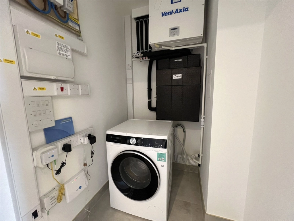 1 bedroom apartments/flats for sale in Parr's Way, London - W6 view 8