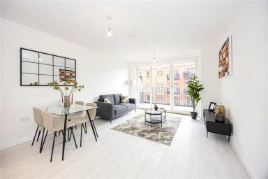 Farine Avenue, Hayes - UB3 view 1